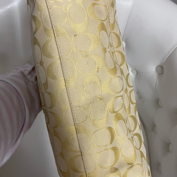 Yellow Coach Hampton - Picture 4 of 7